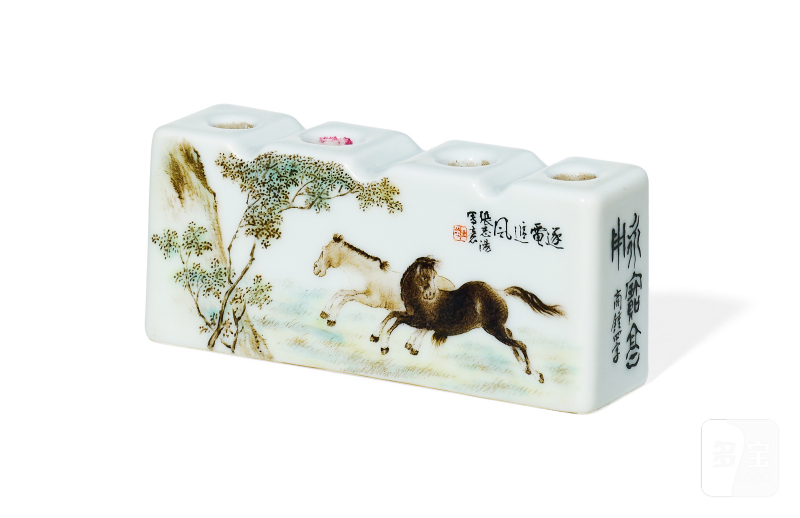 民国 张志汤款粉彩骏马寿菊图诗文笔搁